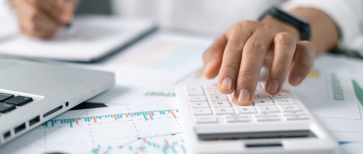 Warnzeichen eines Branchenabschwungs: Wie Kreditprüfer Risiken frühzeitig aufdecken können